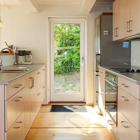 2 Bedroom Pet Friendly In * Allinge-Sandvig