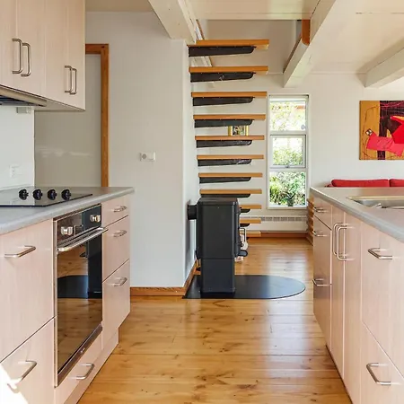 2 Bedroom Pet Friendly In *