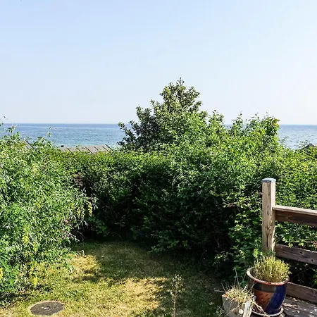 2 Bedroom Pet Friendly In *