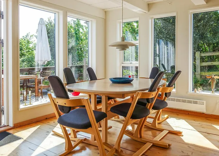 Prázdninový dům 2 Bedroom Pet Friendly In *