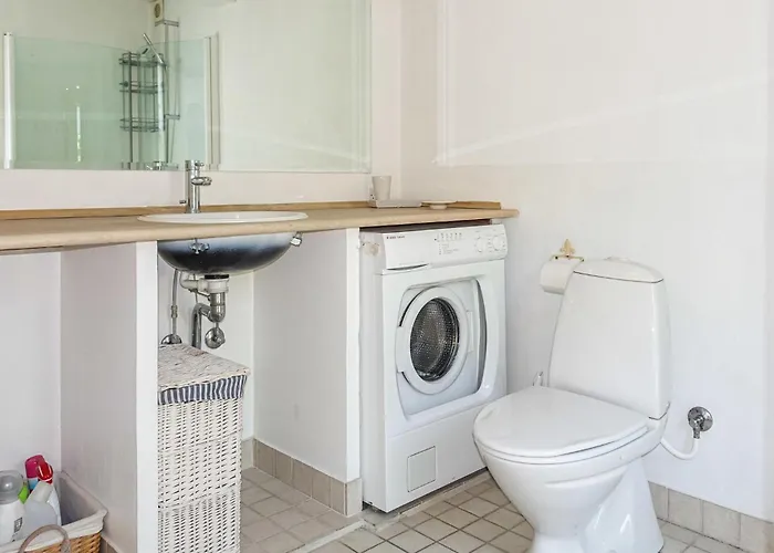 2 Bedroom Pet Friendly In