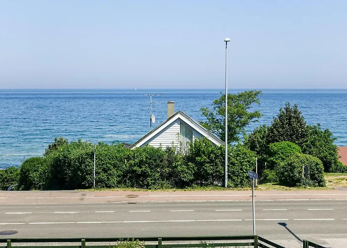 2 Bedroom Pet Friendly In Prázdninový dům Allinge-Sandvig